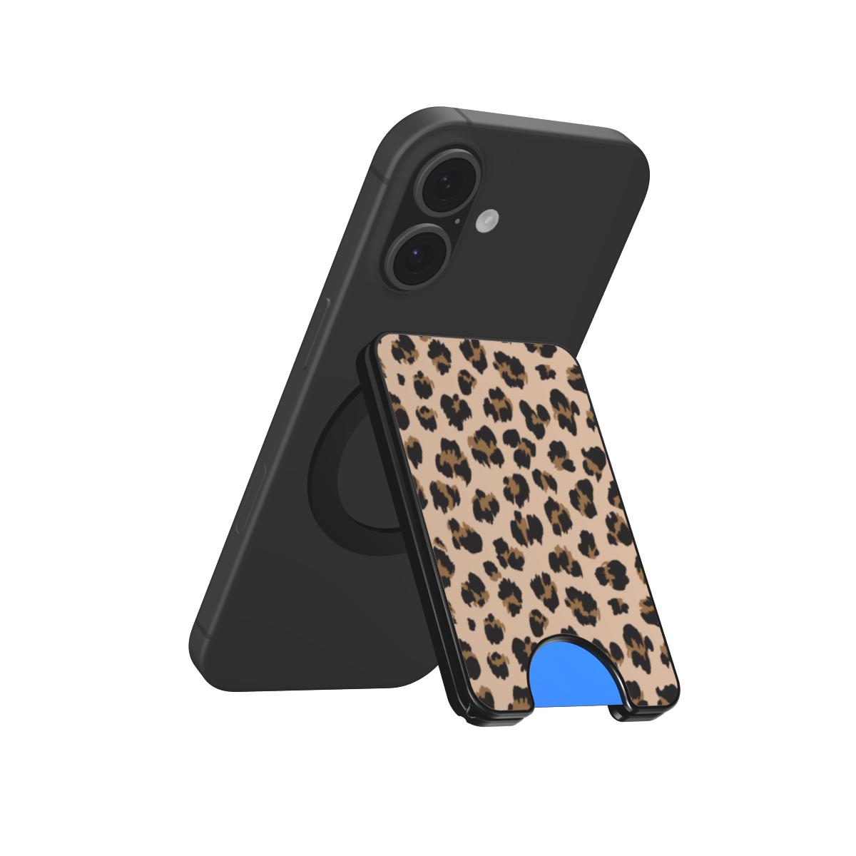 MagSafe Wallet Leopard Three